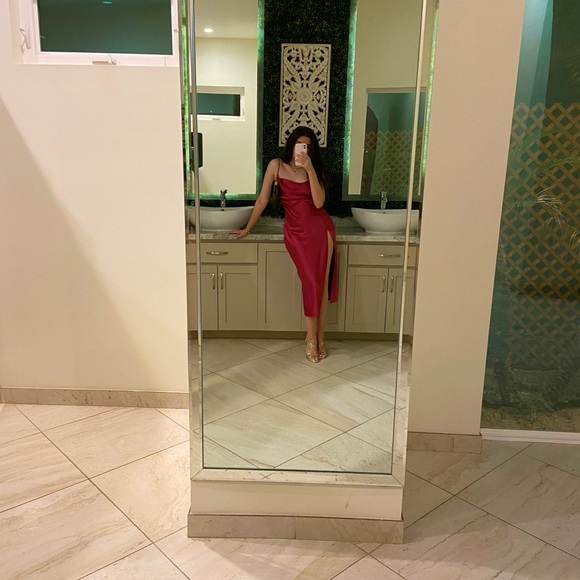 LIONESS Princess Polly Magenta Midi Dress - Picture 6 of 7